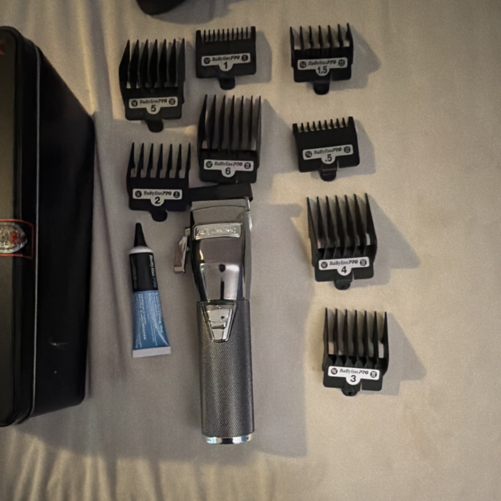 BaByliss PRO SILVERFX Cordless Silver Clipper with Guards & Accessories