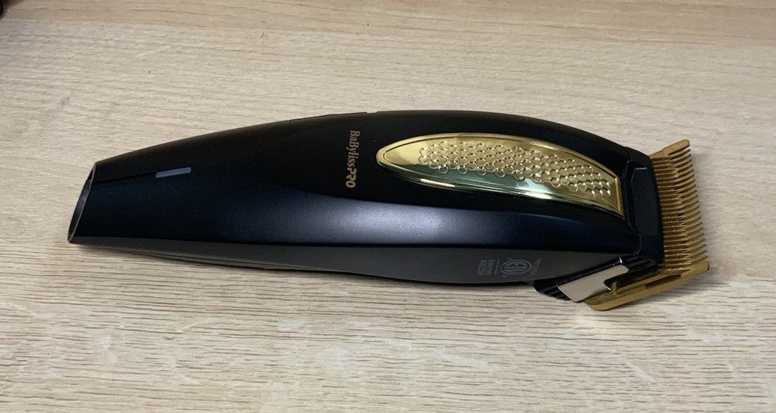 BABYLISS PRO LithiumFX Cord / Cordless 110-220 Volts / 50-60 Hz Clipper – Gold
