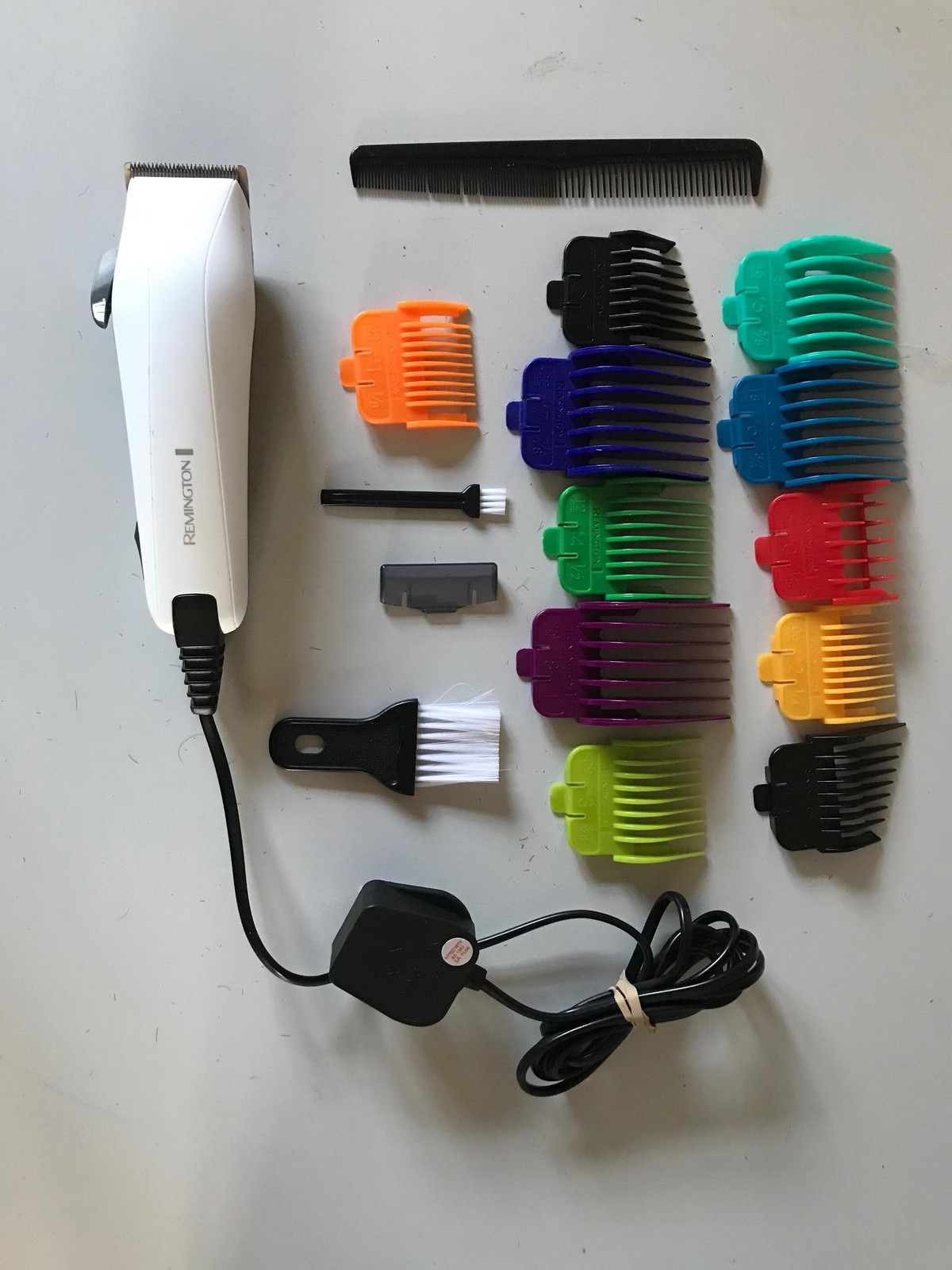 Remington HC5035 Colour Cut Clipper – White (HC-5035U51)