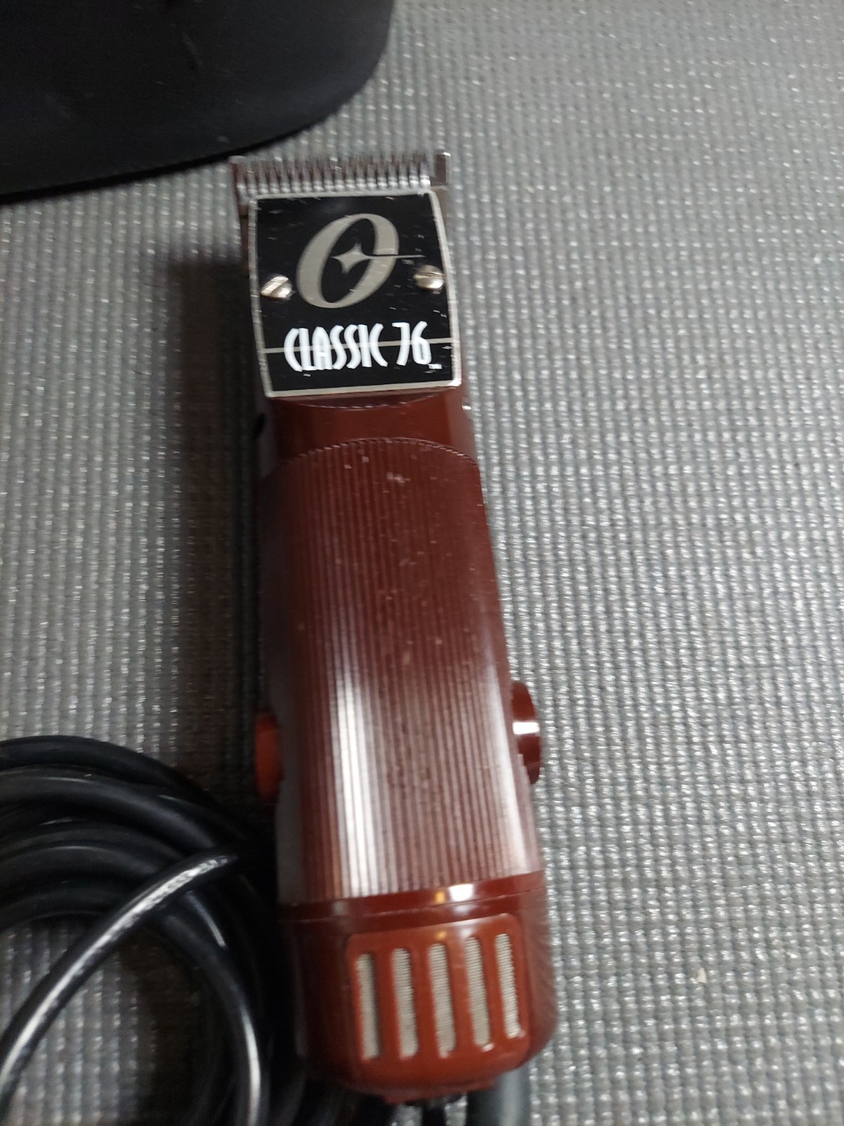 Oster Classic 76 Professional barber clipper