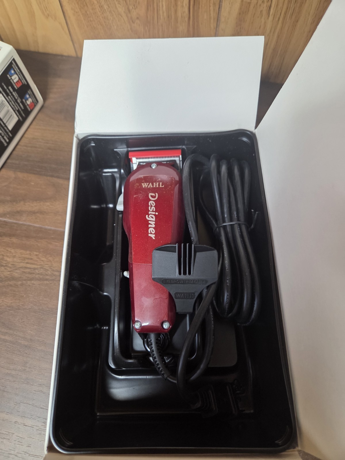 WAHL Designer Professional Vibrator Clipper Model 8355-400 RED Open Box
