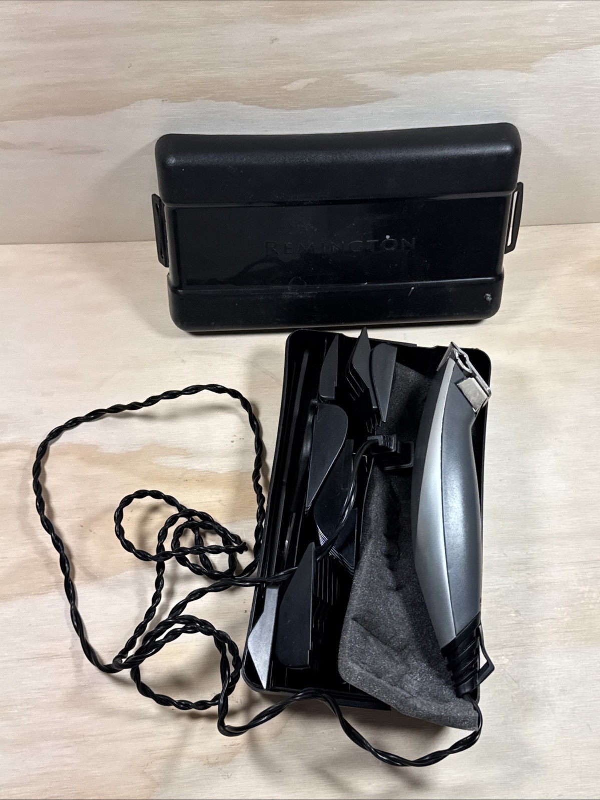 Remington Precision Hair Clipper Trimmer SET- HC-8017B With Case