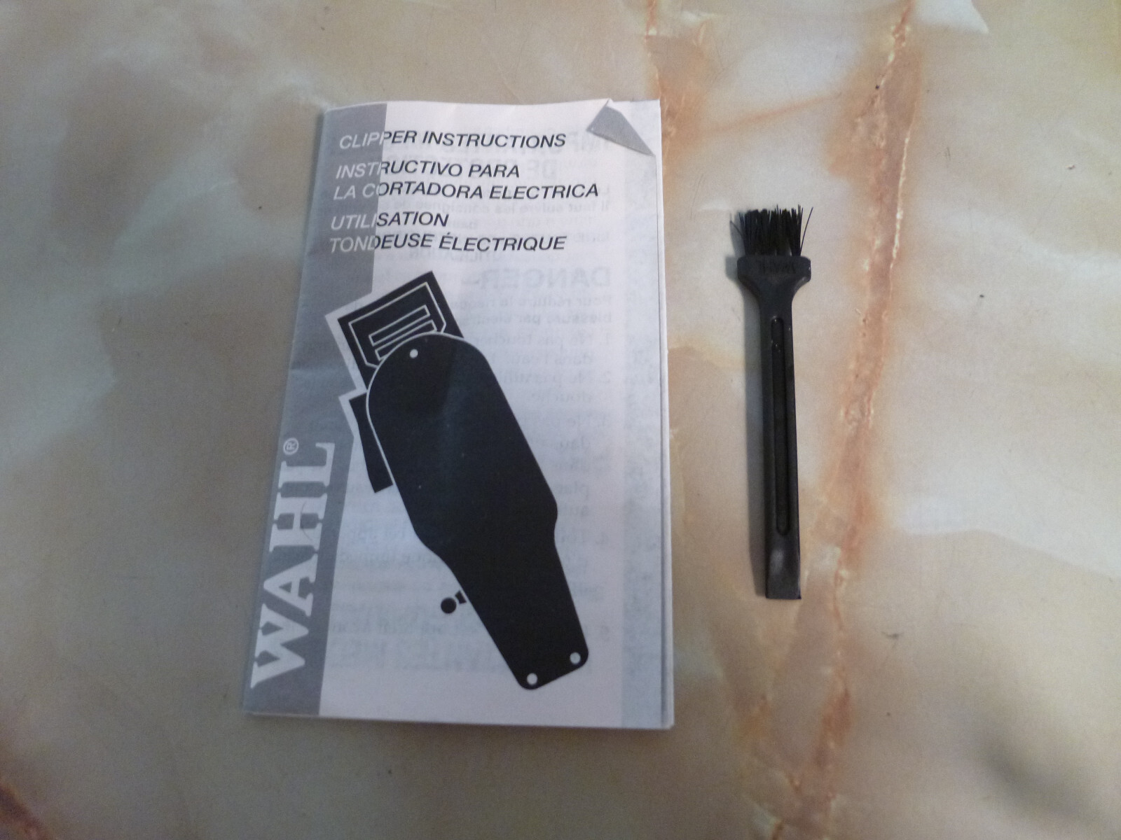 Wahl Designer Model ST Clippers With Attachments