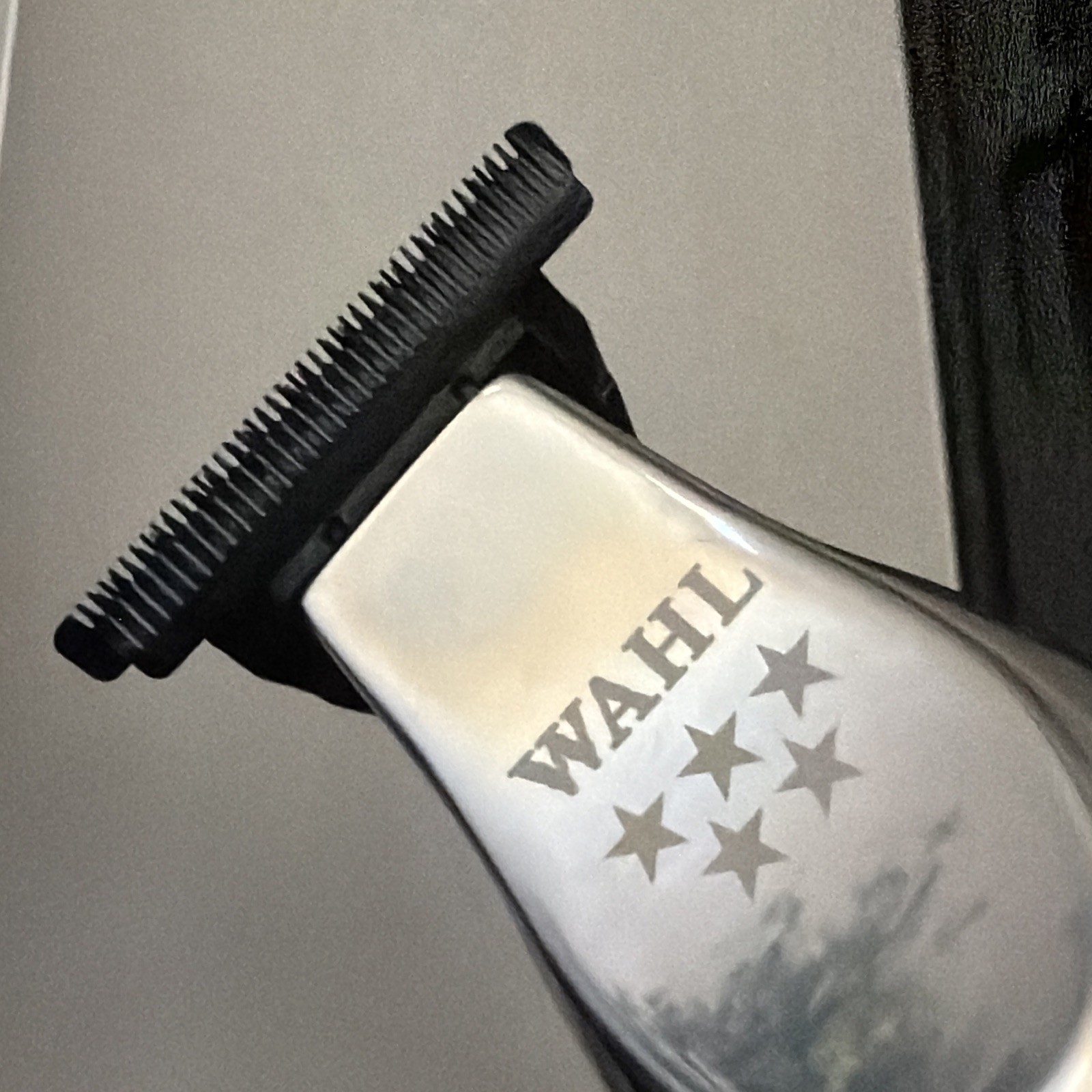 Wahl Hi-Viz Trimmer, DLC-Coated Wide T-Blade, Adaptive Speed Control Cordless