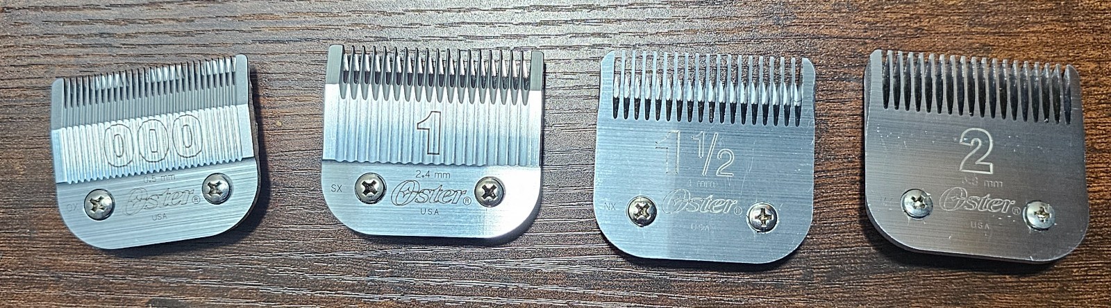 Oster Classic 76 Universal Motor Clipper with 4 Detachable Blades – Set