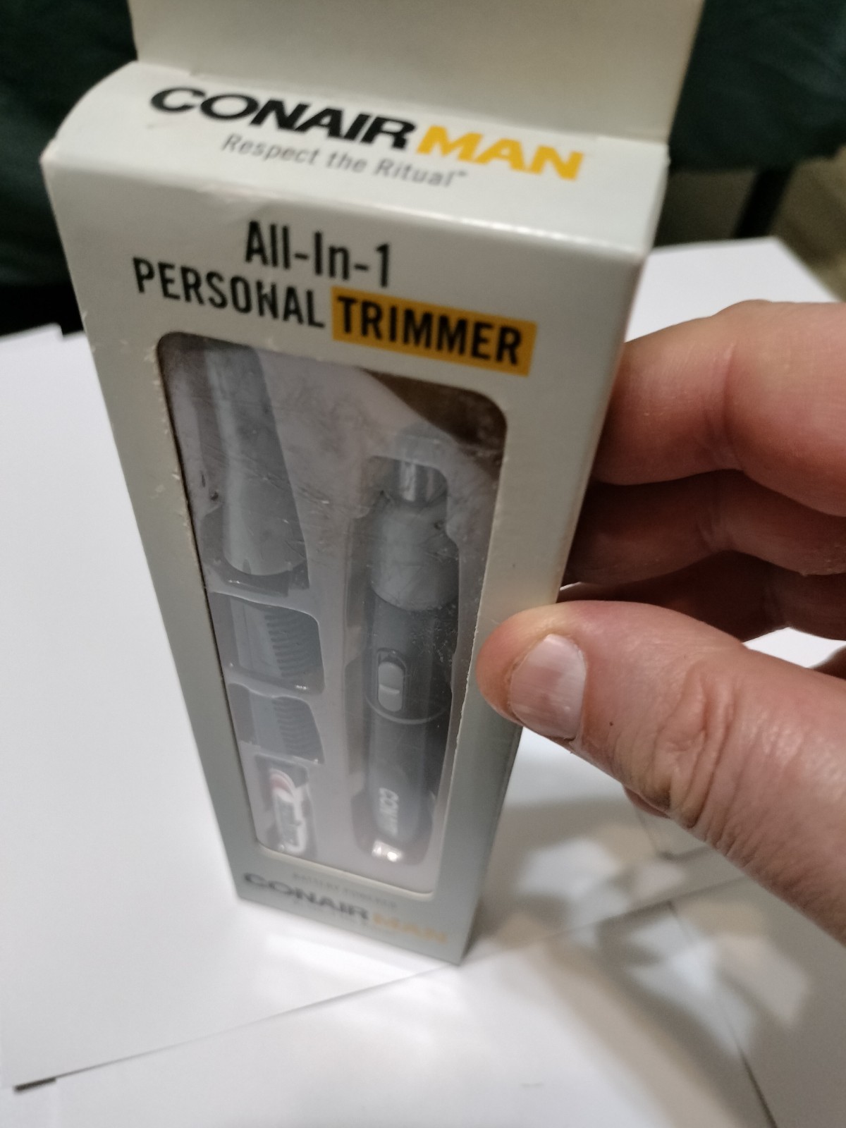 CONAIR MAN PERSONAL TRIMMER BATTERY POWERED NEW SEALED BOX PORTABLE TRAVEL CAMP.