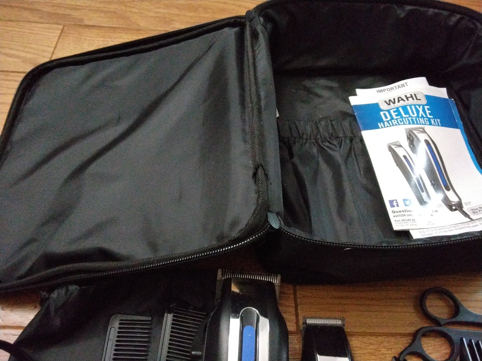 Wahl deluxe haircutting kit: MC2 and 5537n Clippers and trimmer with accessories