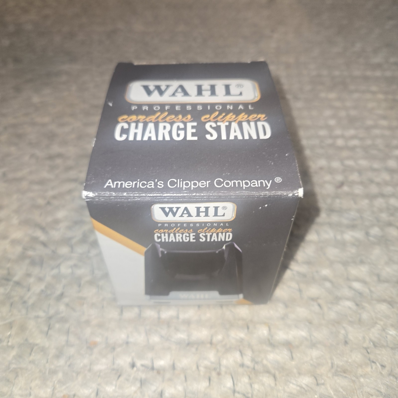 Wahl Professional – Premium Weighted Charging Stand