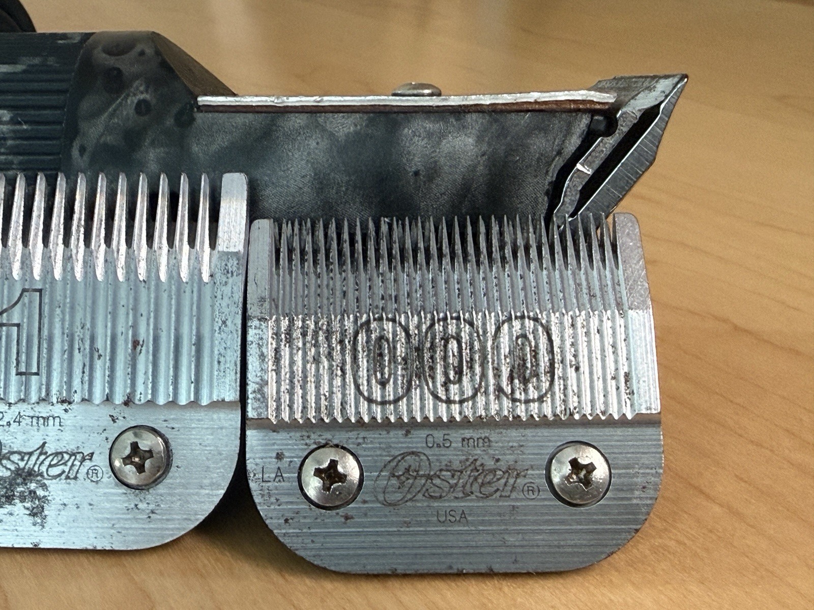 ⭐ Oster Classic 76 Skullz Limited Edition Professional Hair Clippers w/ 5 Blades