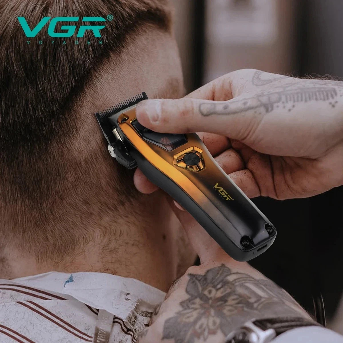 VGR V-668 Hair Clippers Professional 8000-11000 RPM Vector Motor USB Charging