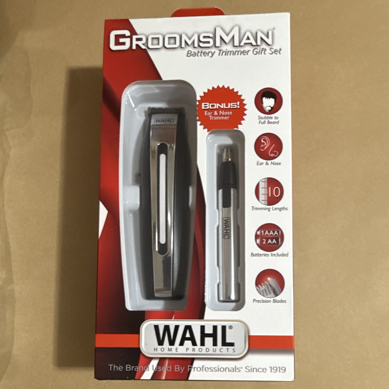 Wahl GroomsMan Battery Trimmer Kit 2 Heads Ear/Nose 10 Lengths Silver/Black