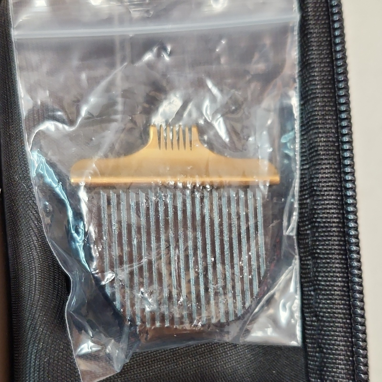 GOOAD Hair Clipper Kit Gold/Black Adjustable Length 0.8-1.4mm w/ Case