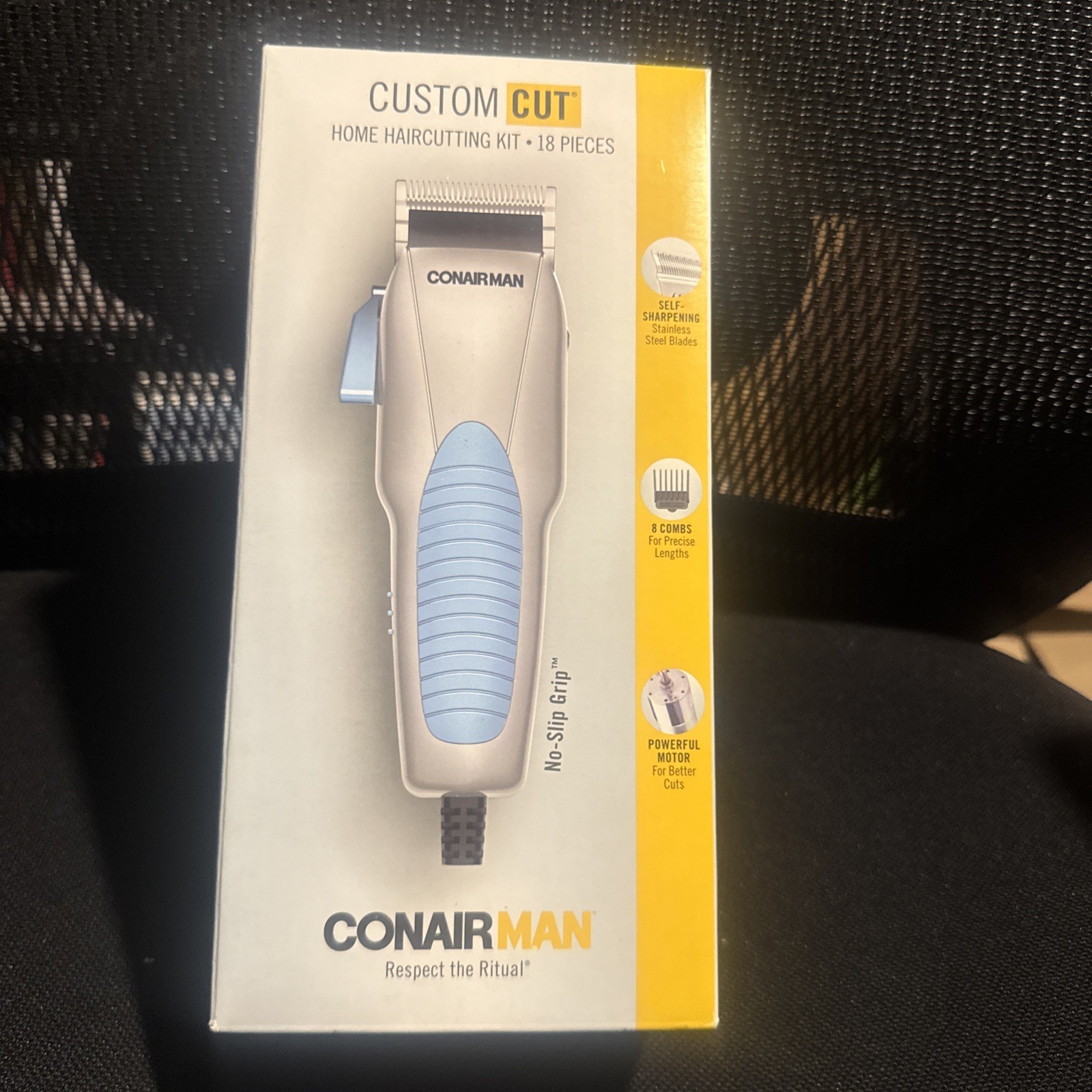 CONAIR Man Custom Cut Clippers 18-piece Haircut Kit Home Hair Cutting New in Box