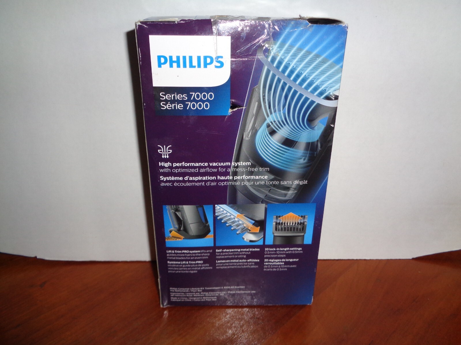 Philips Norelco Cordless Vacuum Beard Trimmer BT7500 with 20 Length Settings