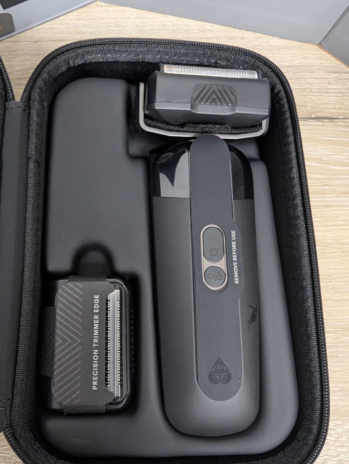 MANSCAPED® The Chairman PRO Men’s Foil Face Shaver – Two Interchangeable Blades