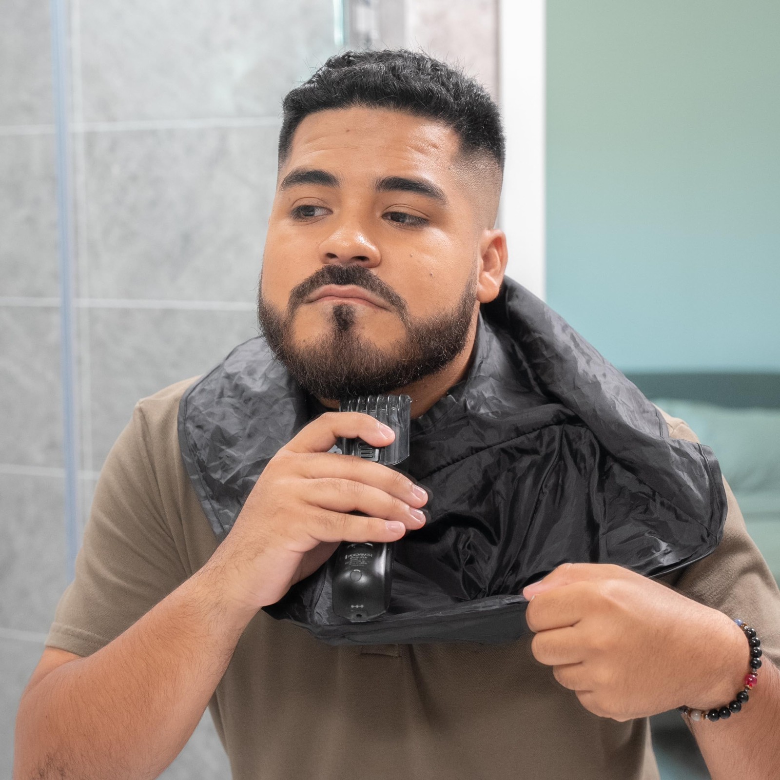 Beard Trimmer Catcher Apron – Waterproof, Portable, Non-Stick Hair Catcher for G