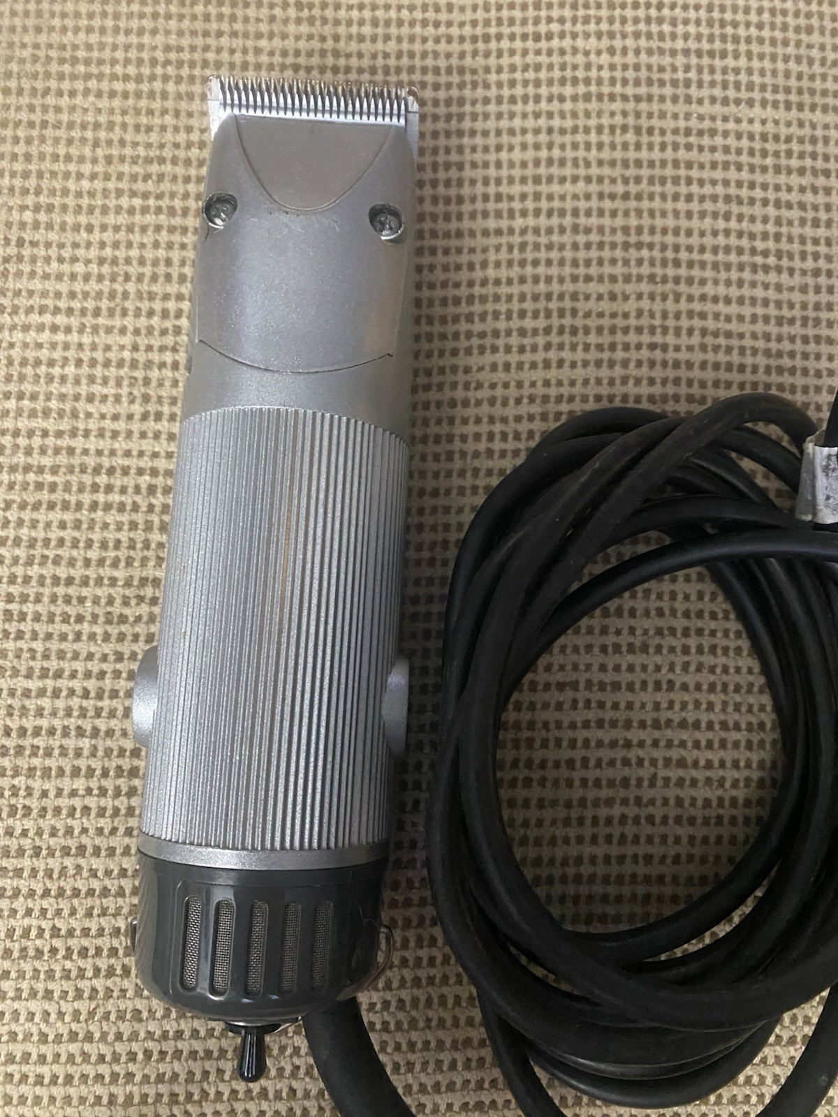 Oster Golden A5 2 speed Pet Clipper, Square Blade, Silver/Black 40 blade