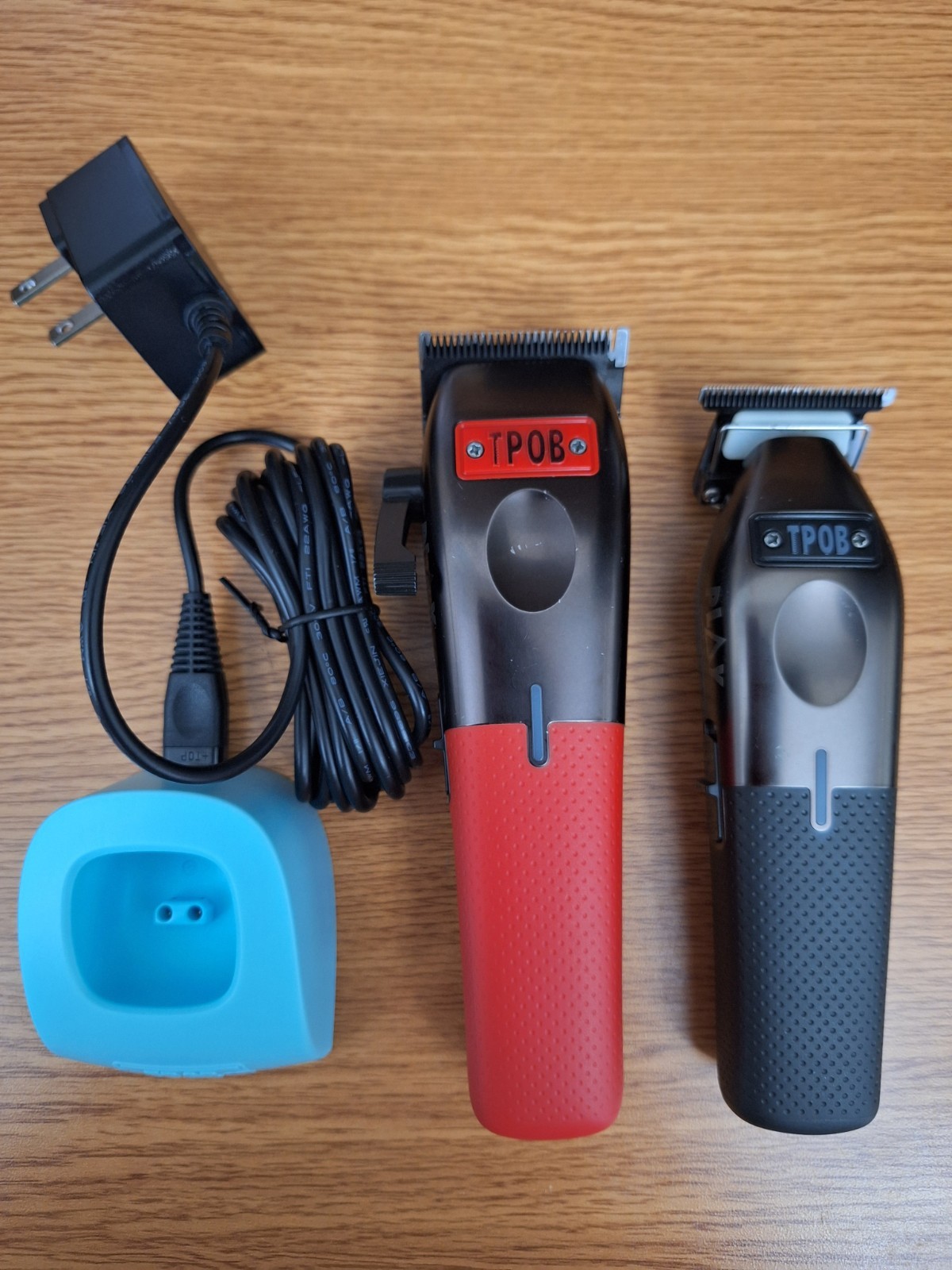 TPOB PLAY COMBO CLIPPER AND TRIMMER WITH CHARGING BASE