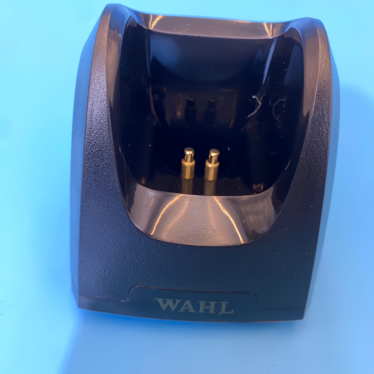 Wahl Professional 5 Star Cordless GOLD MAGIC CLIP Clipper w/ Stand 8148-700