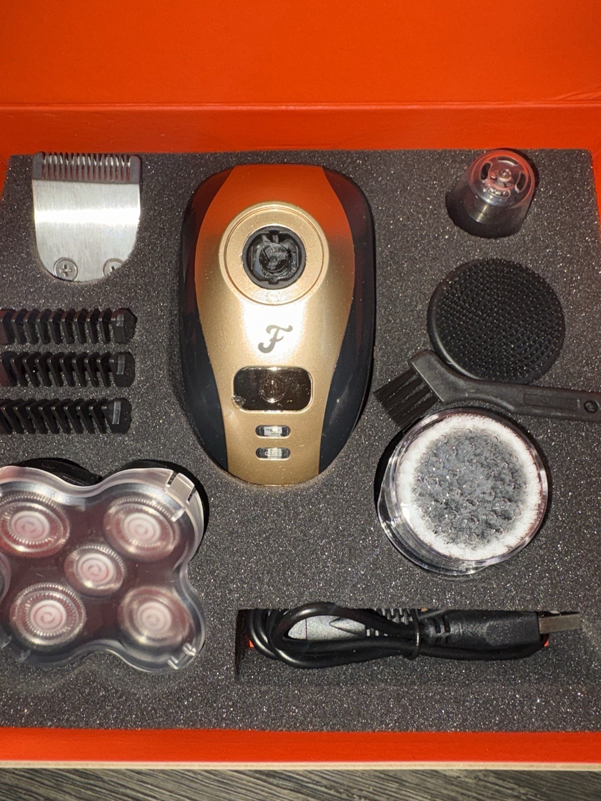 Free Bird Flex Shaving Kit for Men Electric Shaver and Beard Trimmer Charger