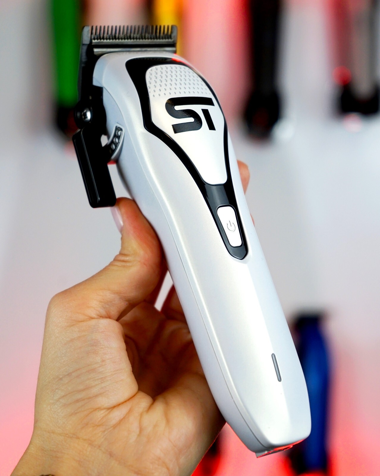 Supreme Trimmer DARKSTAR 72 DLC Fade Clipper w/ Magnetic Vector Motor | White