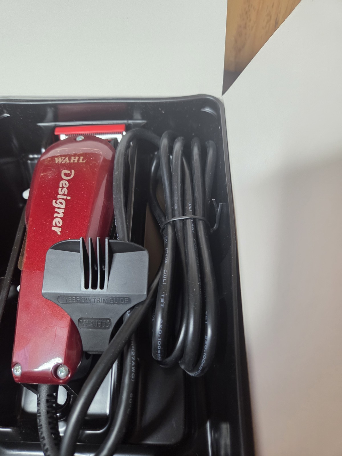 WAHL Designer Professional Vibrator Clipper Model 8355-400 RED Open Box