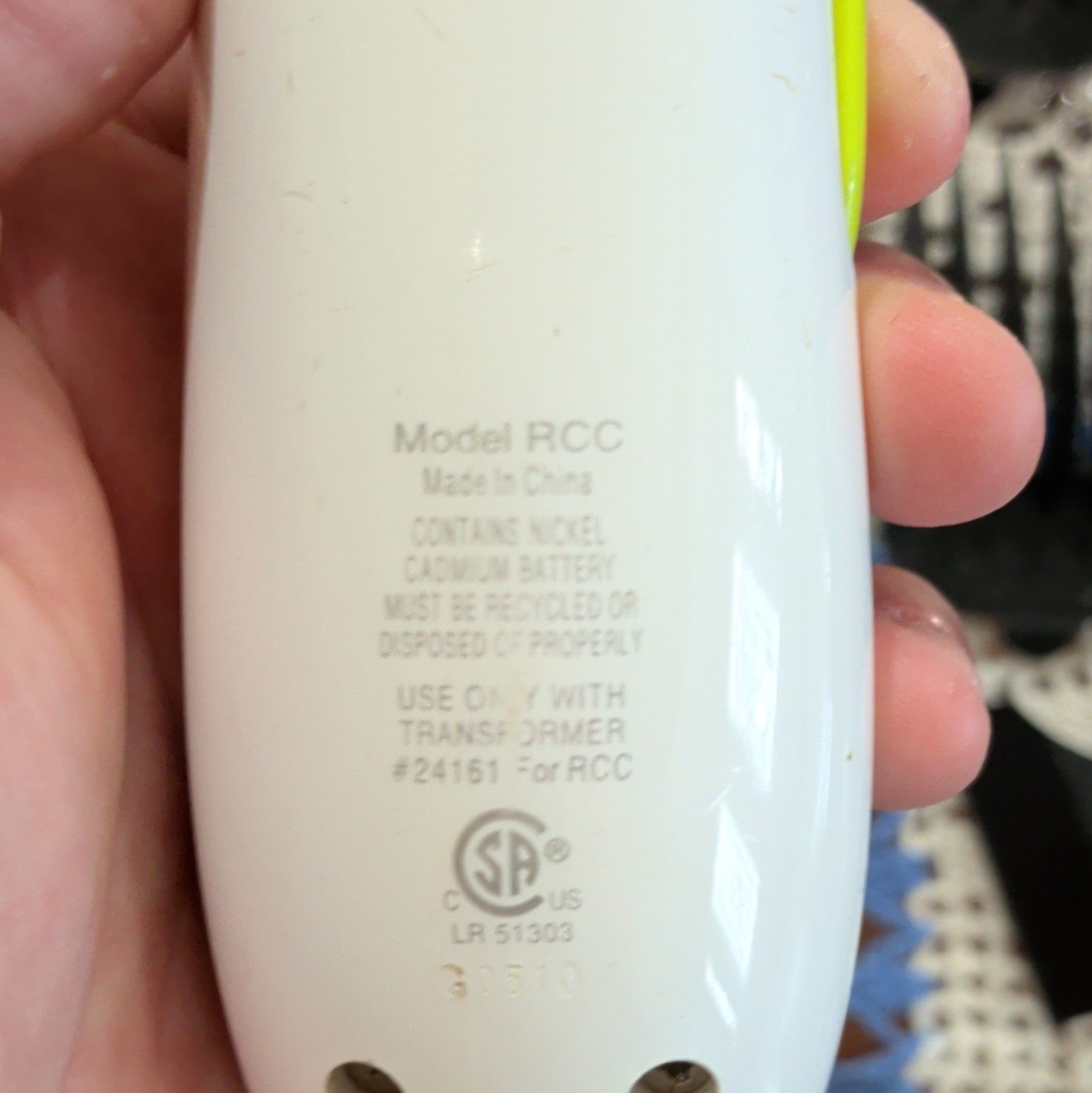 Andis RCC Cordless Hair Clipper White w/ #1-#5 Guards & Charger Stand 24161