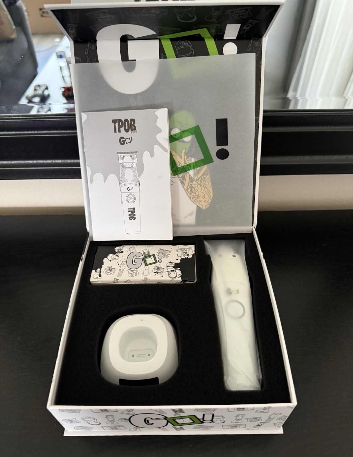 TPOB GO! Trimmer Cordless USB-C Charging Stand T-Blade White