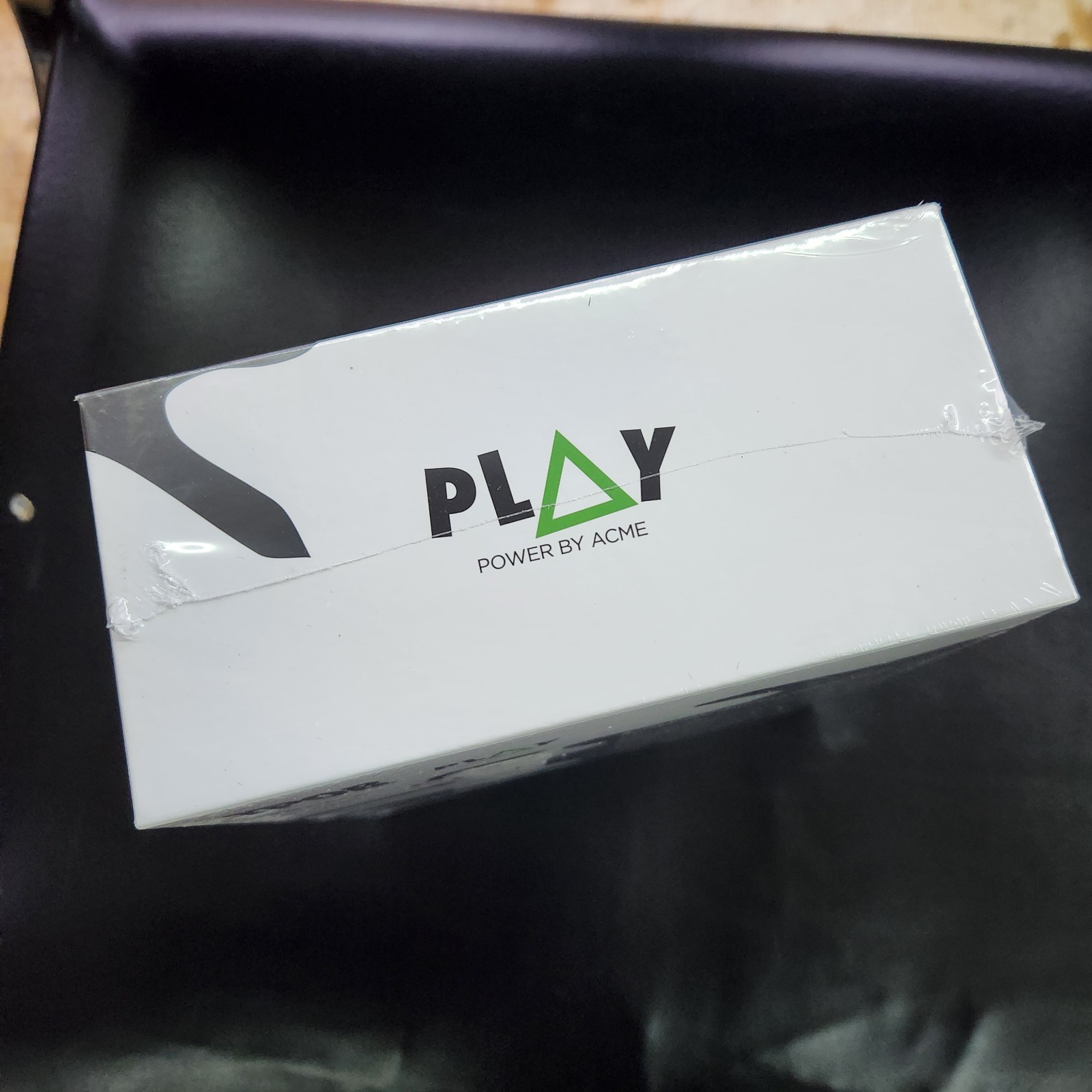 TPOB PLAY Clipper White (Whiteout Edition) Charging Stand & Guards Brand NEW