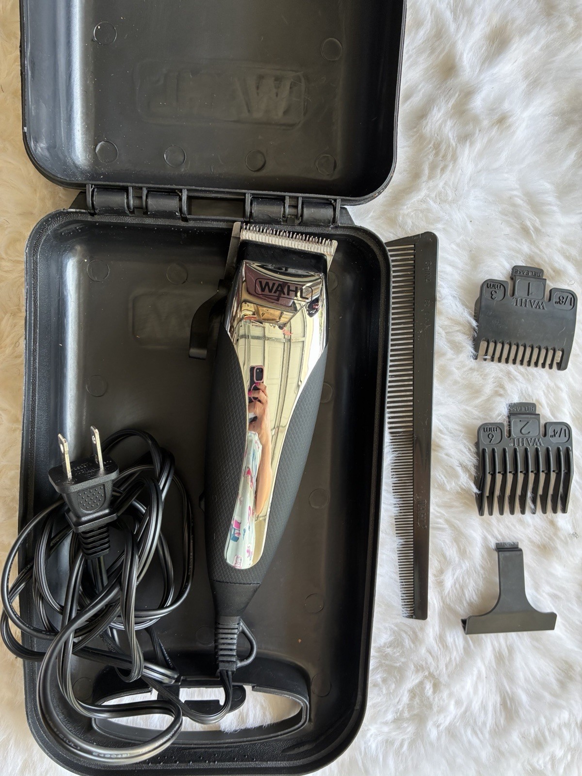 Wahl Corded Electric Hair Clipper Kit w/ Case & Guards 1/8″ 1/4″ Black/Silver