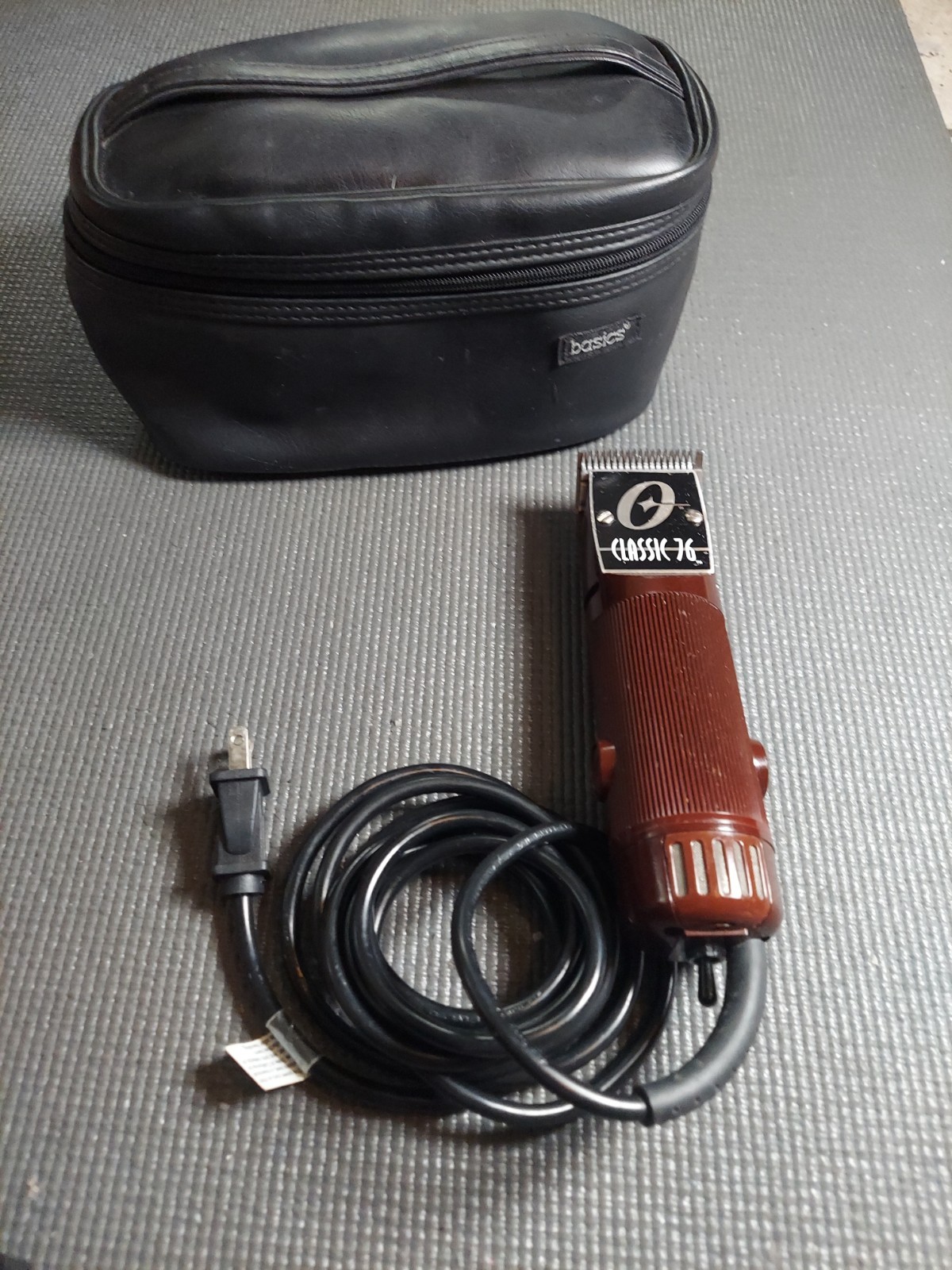 Oster Classic 76 Professional barber clipper