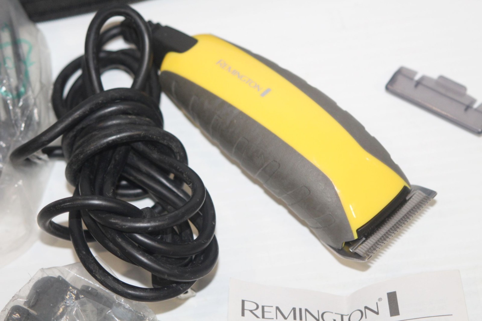 Remington Virtually Indestructible Barbershop Clipper HC5855 Haircut Kit + Acces