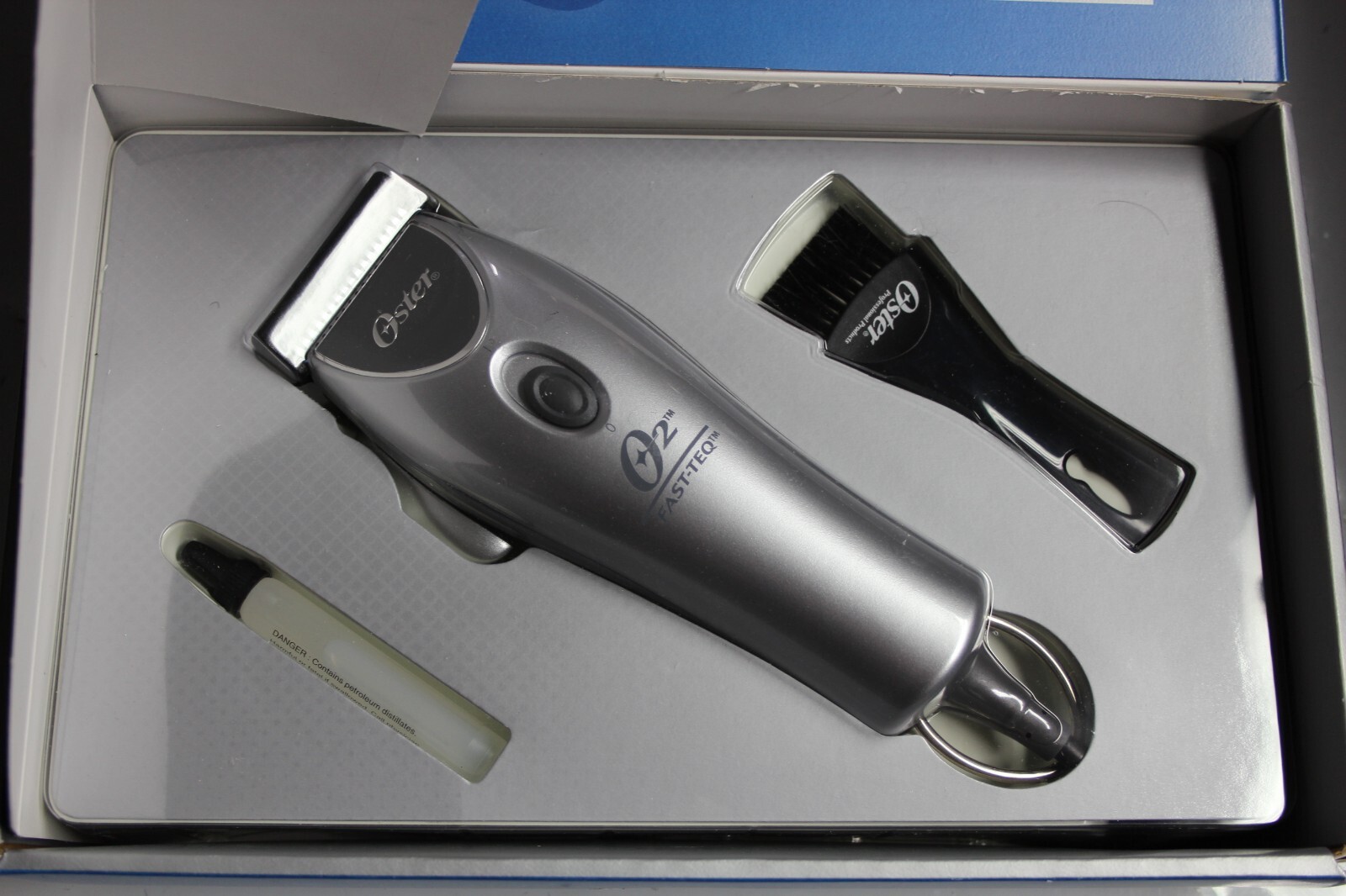 OSTER Q2 FAST-TEQ ADJUSTABLE PIVOT MOTOR CLIPPER 76956-010 INCLUDES 76913-506