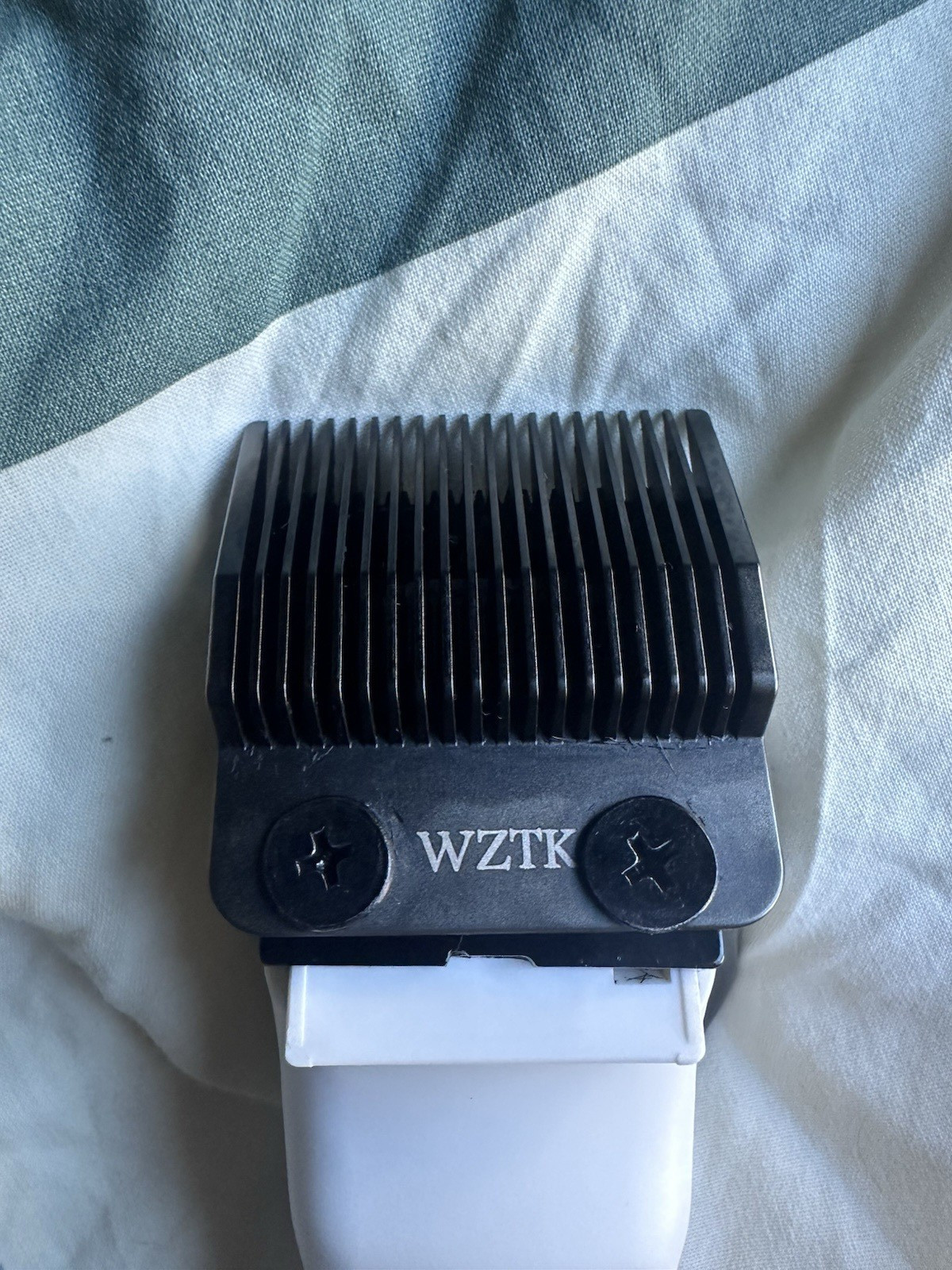 WezTecK Hair Clipper Opens from a 0-2 White