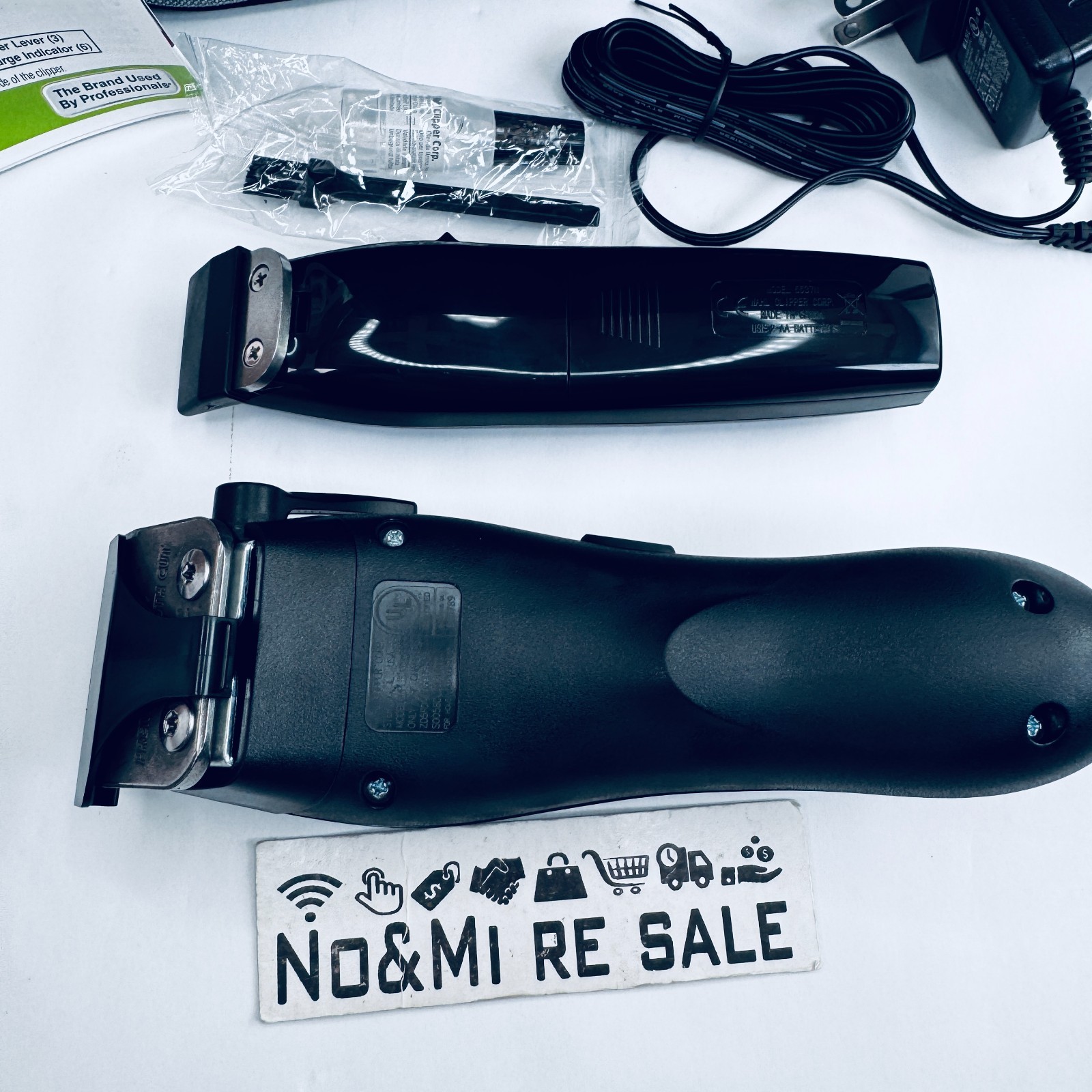 Wahl Clipper Lithium Ion Cordless Haircutting & Trimming Combo Kit. 79600