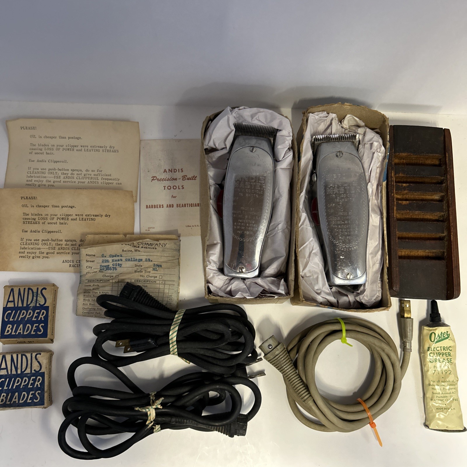 2 Vintage Andis Master ML Professional Clippers and Accessories **READ DISC**