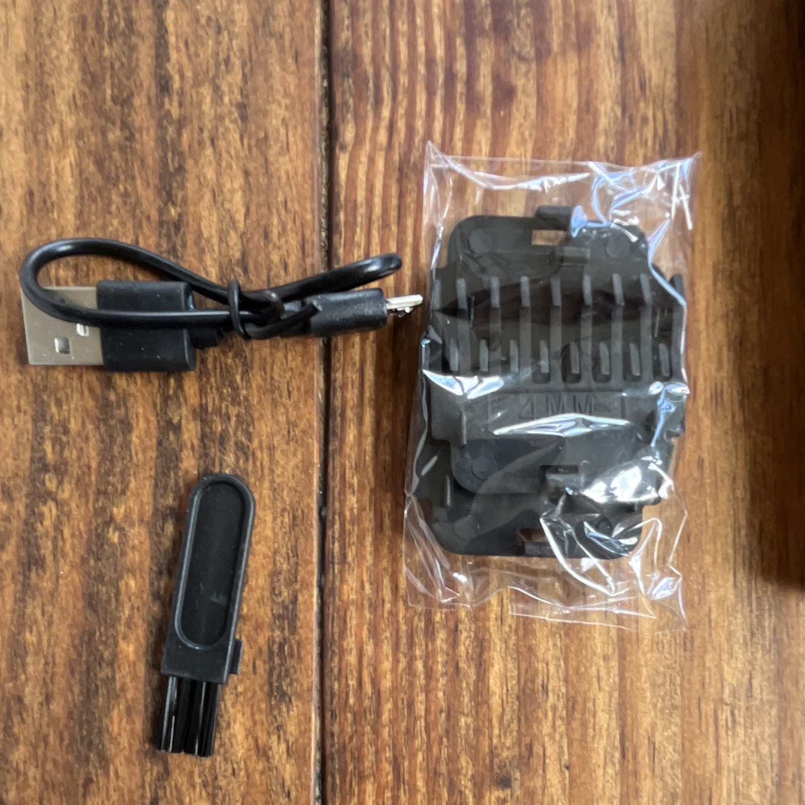 T9 Cordless Rechargeable T-Blade Beard & Face Trimmer Set, Gold Unisex