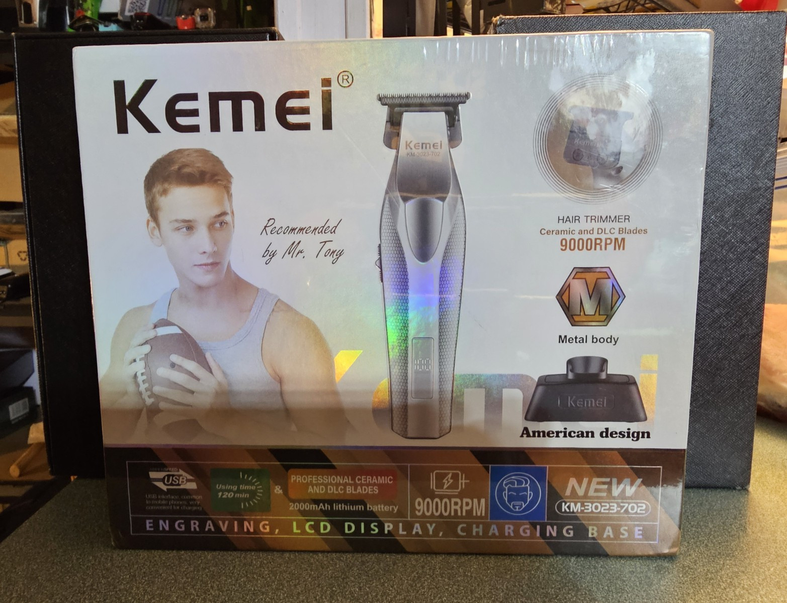 Kemei KM-3023-702 Cordless Hair Trimmer USB Rechargeable LCD, Base