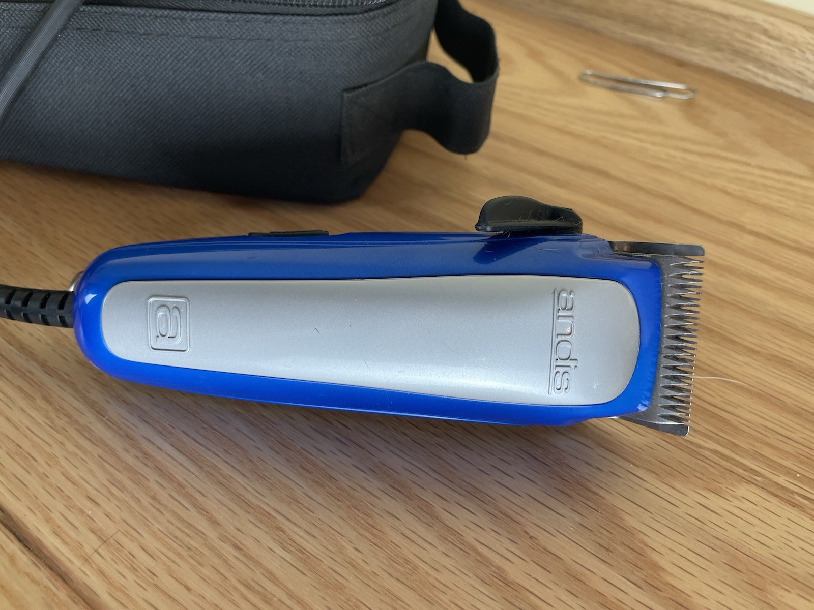 Andis Hair Clipper Kit w/ Attachments & Case – Blue/Silver – Tested & Works