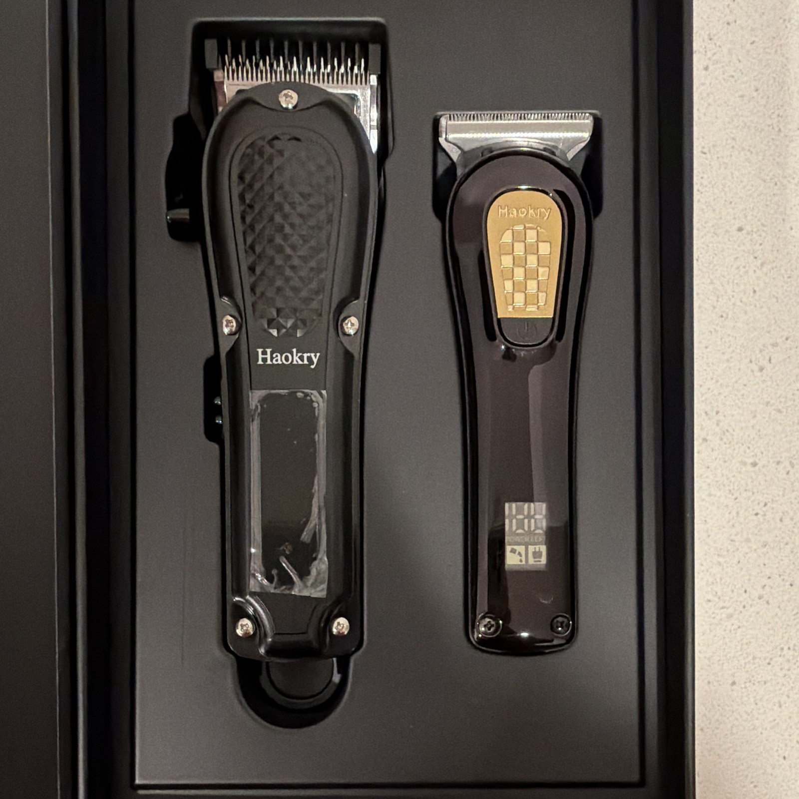 Haokry Clipper & Trimmer Haircutting Kit USB Charging Black/Gold 2 Heads