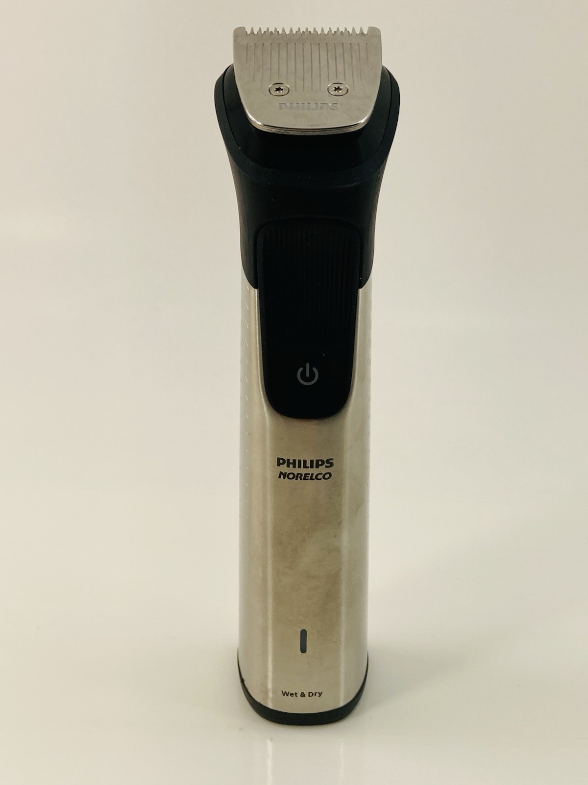 Philips Norelco MG9510/60 Multigroom 9000 21-in-1 Trimmer New Open Box