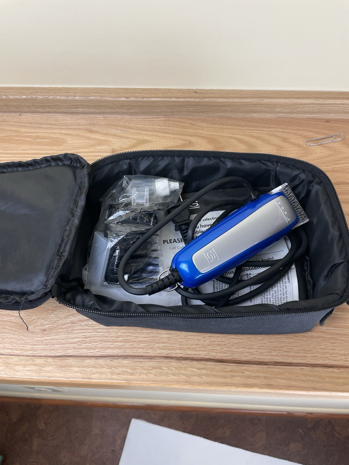 Andis Hair Clipper Kit w/ Attachments & Case – Blue/Silver – Tested & Works