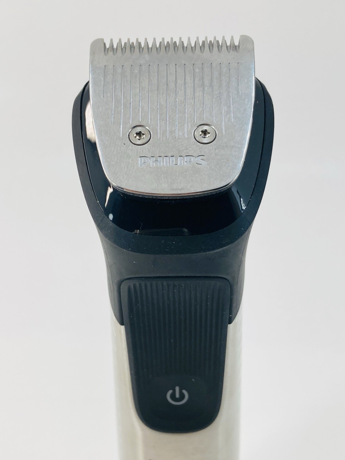 Philips Norelco MG9510/60 Multigroom 9000 21-in-1 Trimmer New Open Box