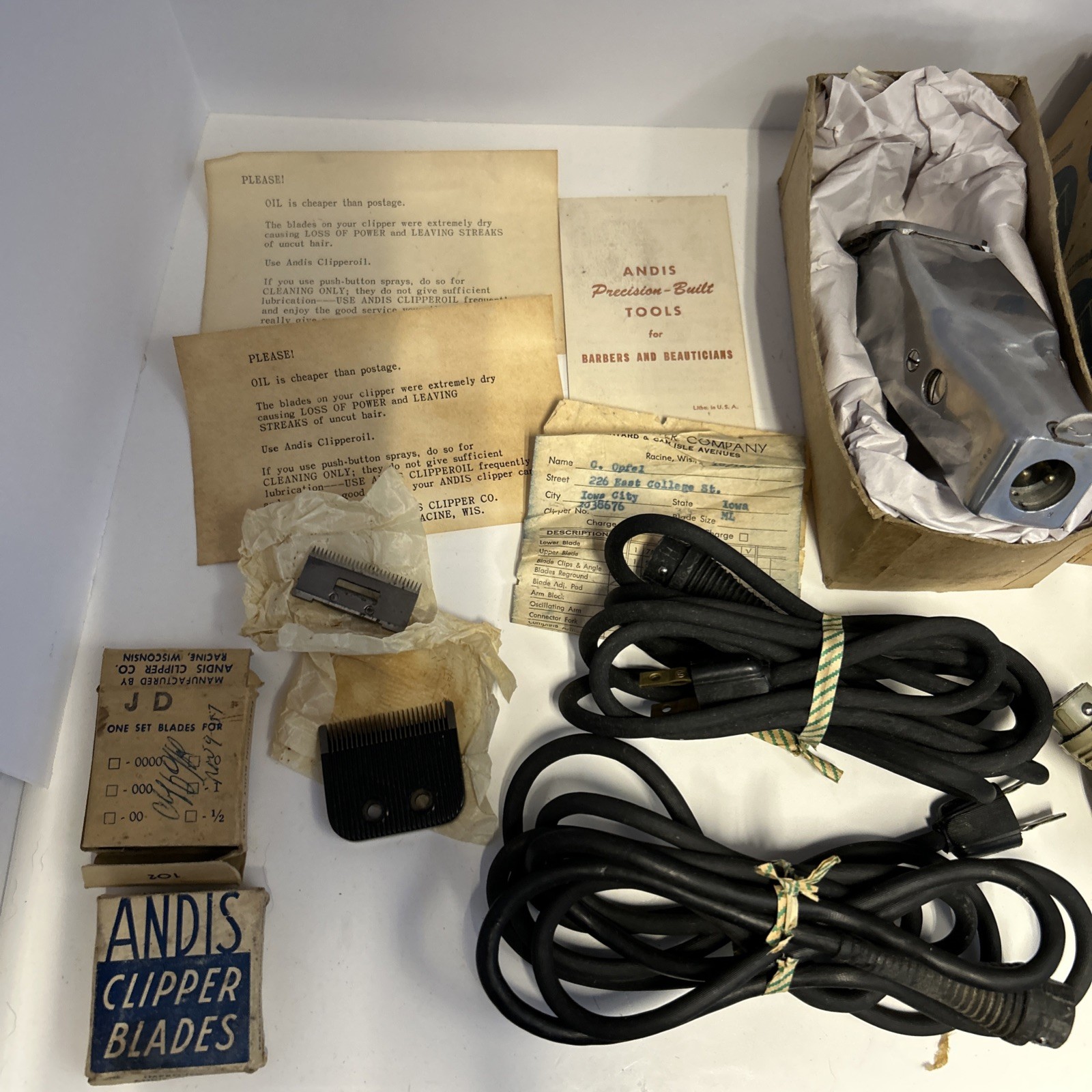 2 Vintage Andis Master ML Professional Clippers and Accessories **READ DISC**