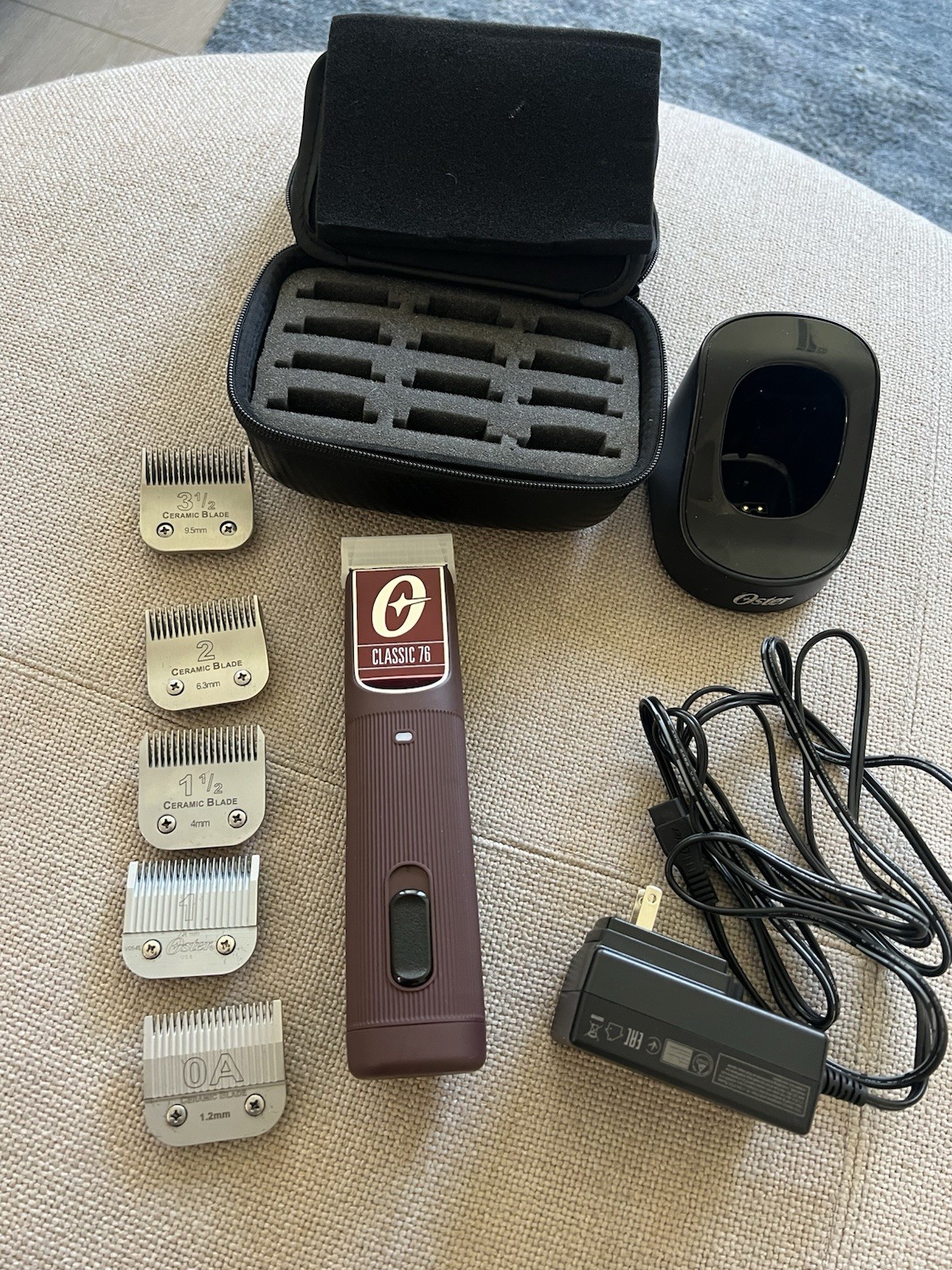 Oster Classic 76 Detachable Blade Cordless Clipper & with 6 Blades and a case