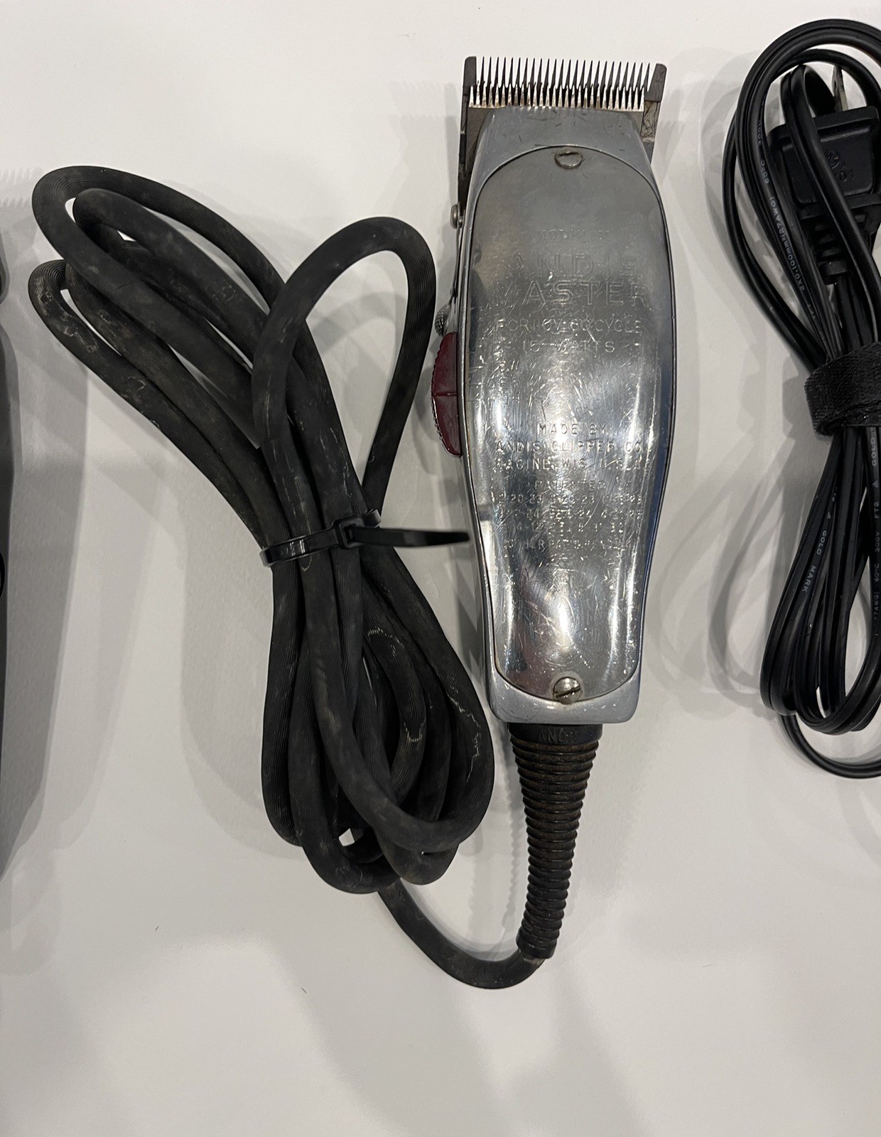 Huge Wahl Hair Clipper Trimmer Lot – 5 Clippers, Metal & Color Guards, Case Comb