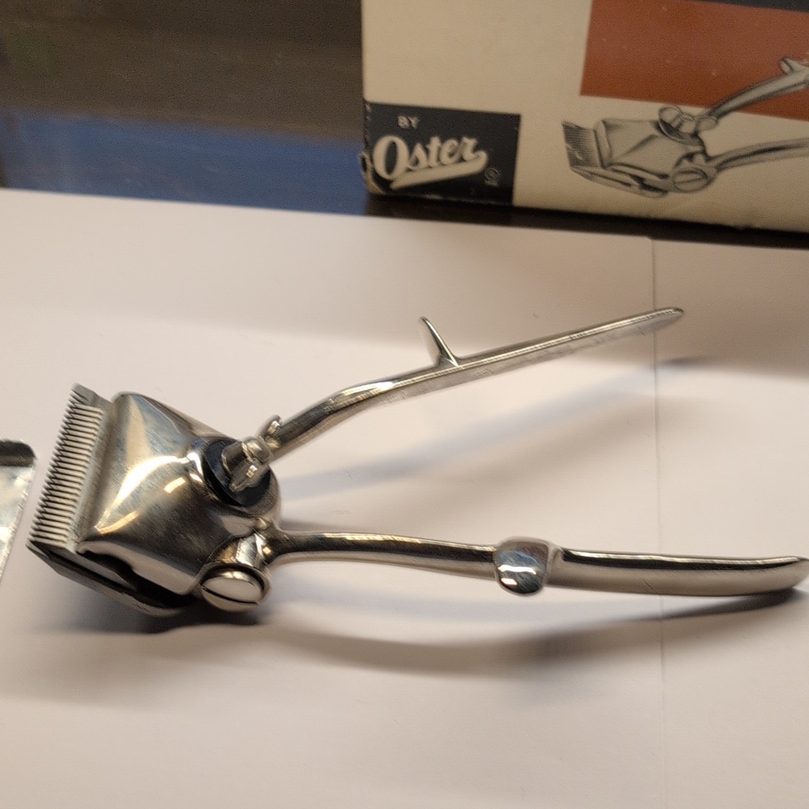 Oster 110 Manual Unisex Hair Clipper Silver #0 Square Blade Head w/ Box