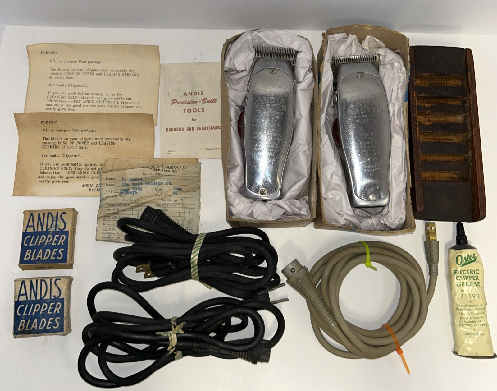 2 Vintage Andis Master ML Professional Clippers and Accessories **READ DISC**
