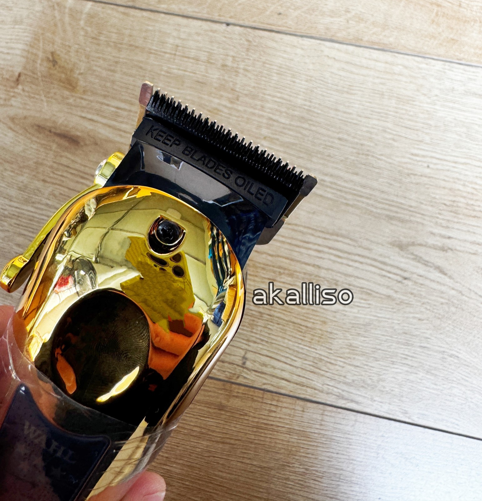 Wahl Professional 5 Star Gold Cordless Magic Clip with Charge Stand 8148-700 NEW
