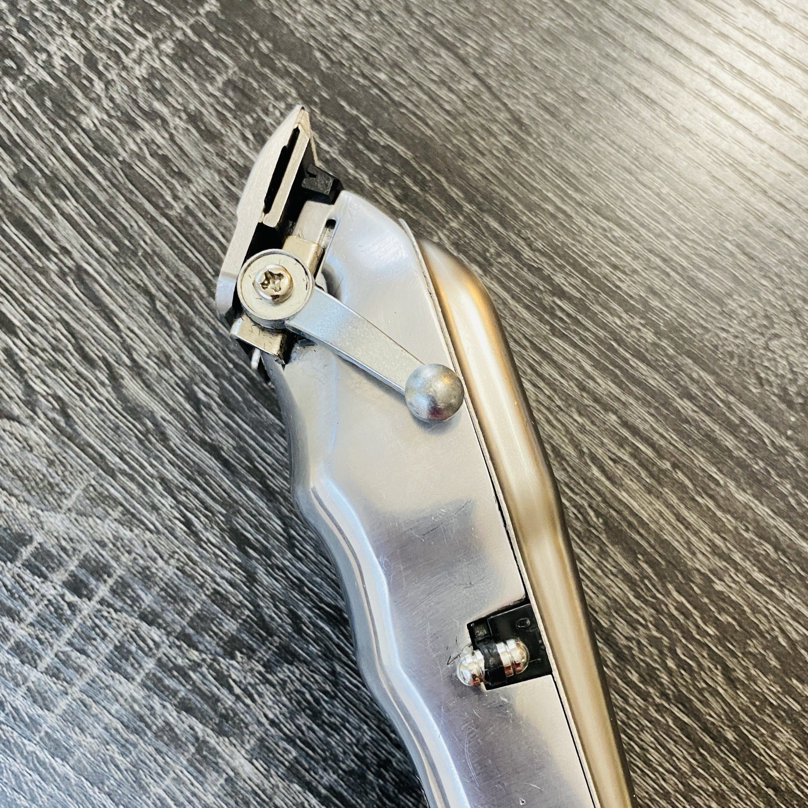 Wahl Professional Clipper 8504L Series Metal Edition Cordless 100yr Adjustable